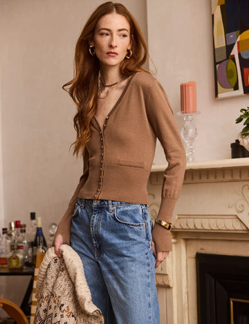 Simi Cardi in Cigar