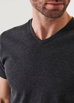 Patrick Assaraf Iconic Pima Cotton V-Neck in Charcoal