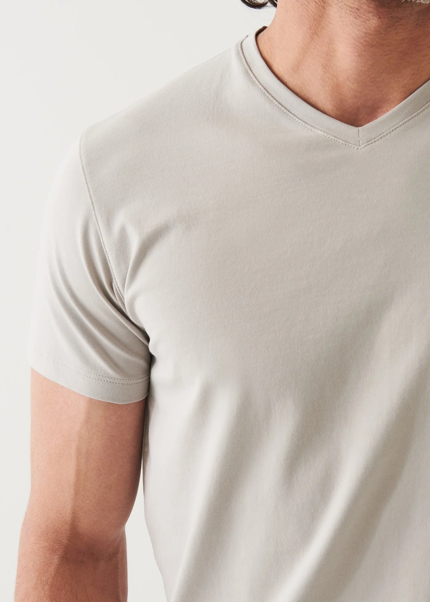 Patrick Assaraf Iconic V-Neck Pima Cotton Stretch T-Shirt in Lunar