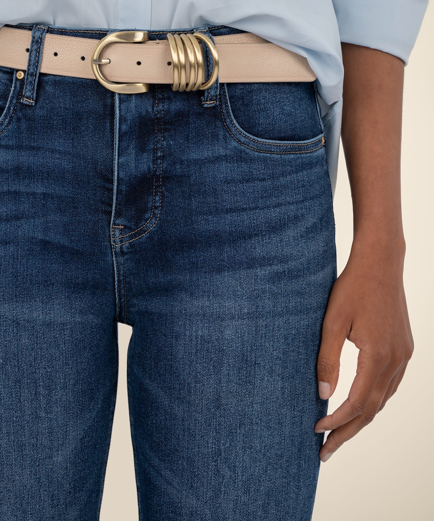 Rachel High Rise Mom Jean in Explore