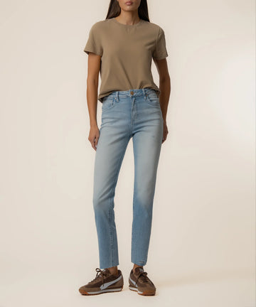 Rachel High Rise Mom Jean in Performance with Light Base Wash