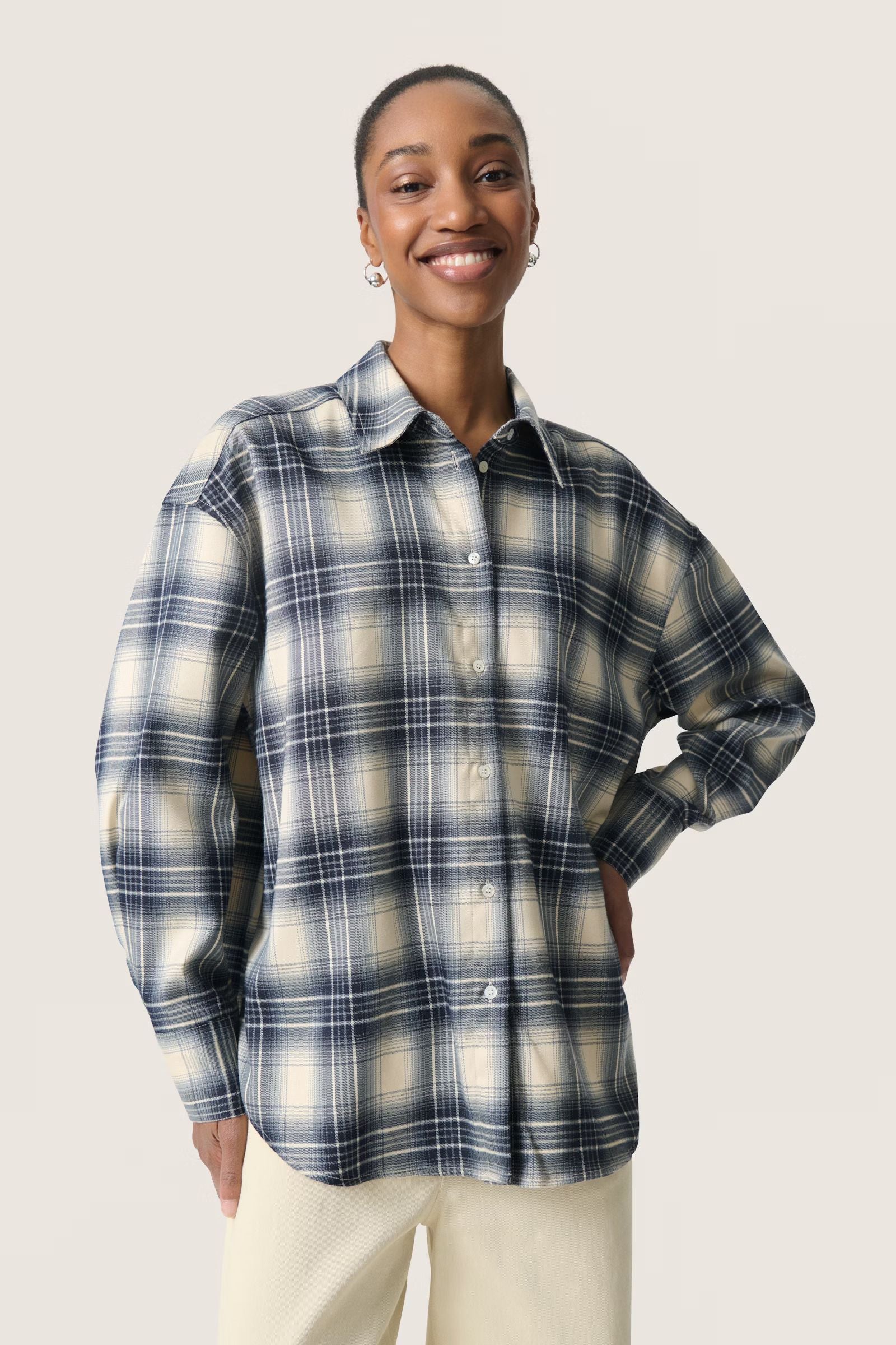 Pamala Shirt in Navy Checks