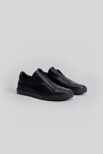Delta Leather Sneaker in Black