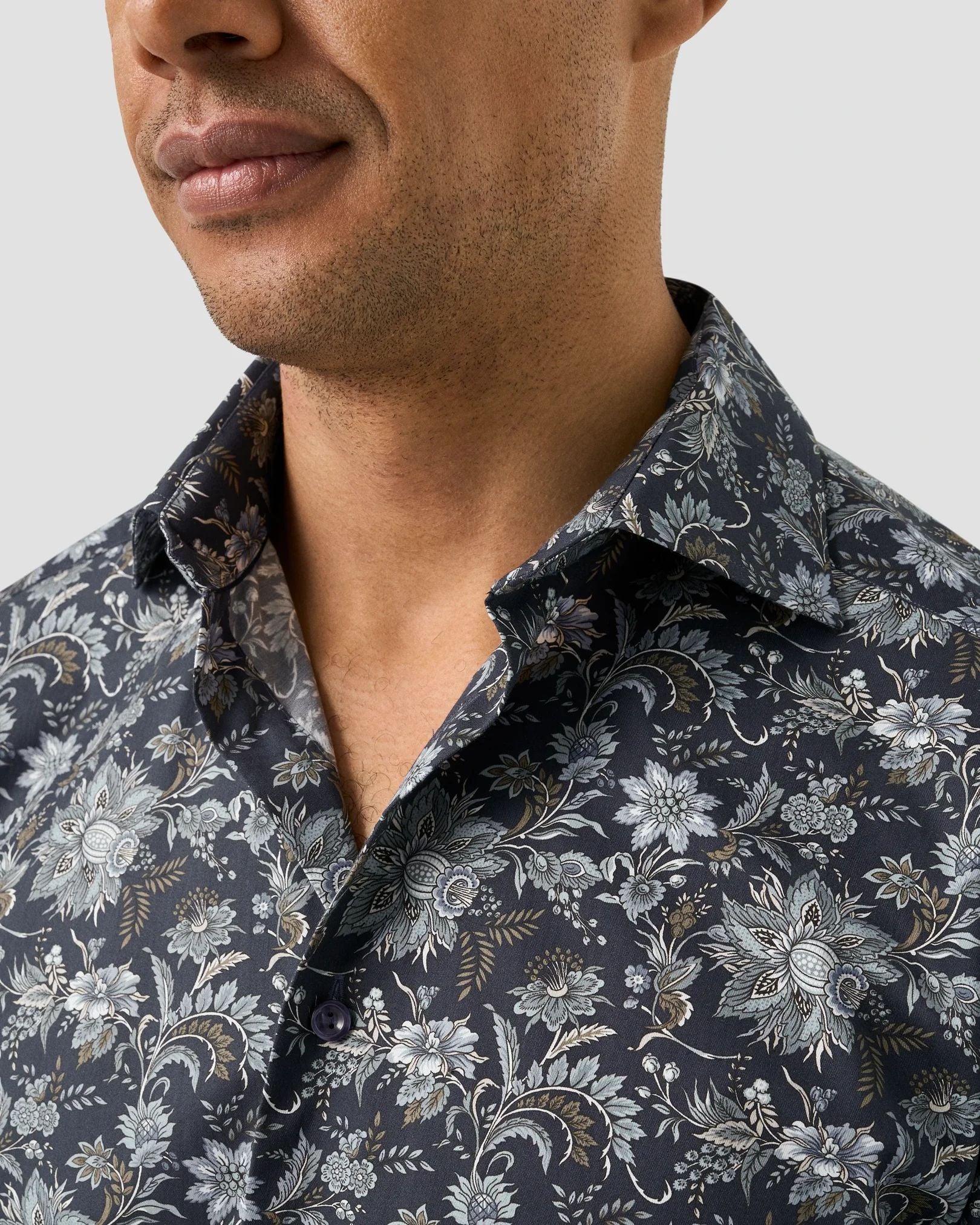 Signature Twill Dress Shirt in Blue Feature Floral Print