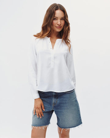 Long Sleeve Wide Blacket Pullover in White