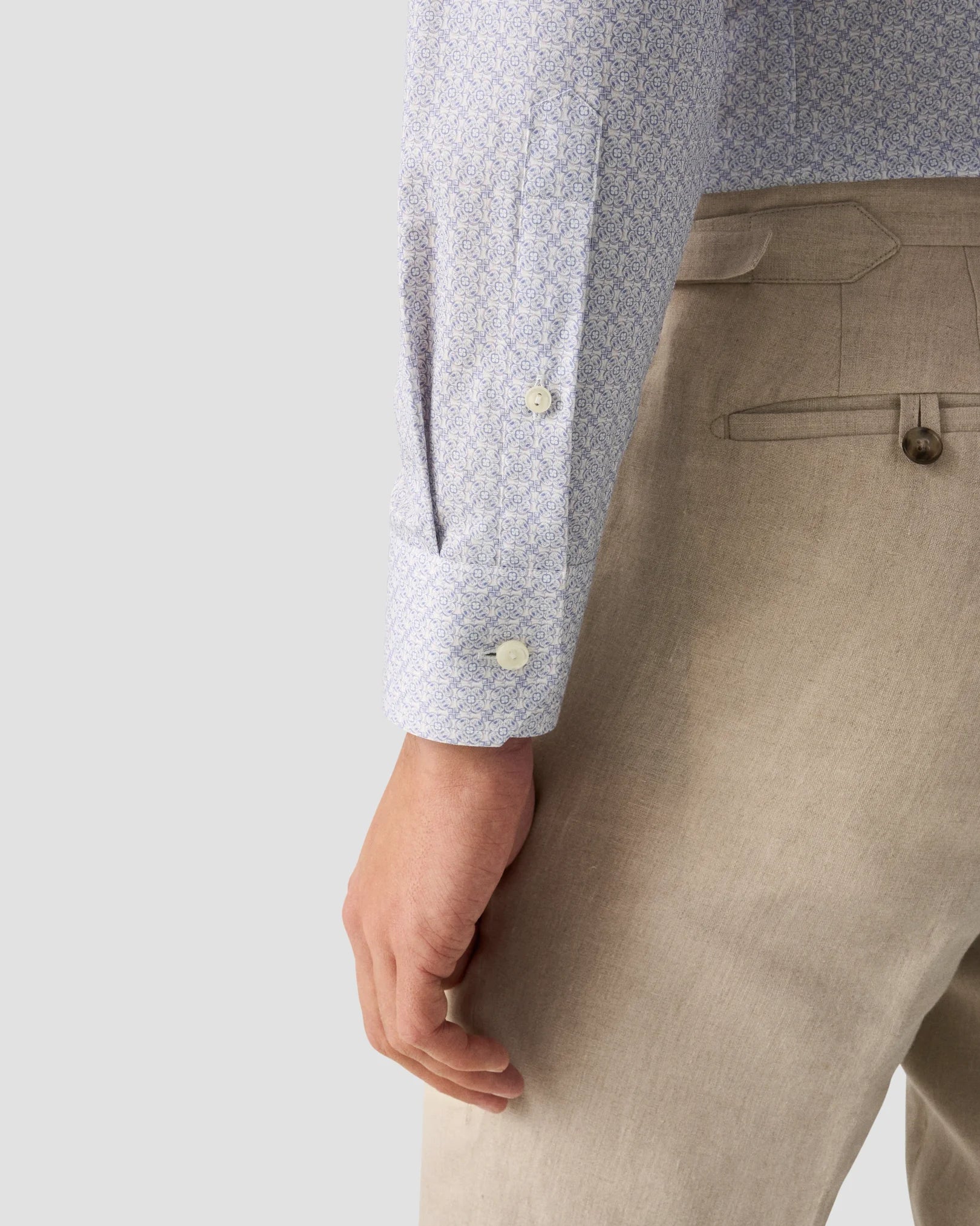 Geometric Signature Twill Paisley Effect in Lilac
