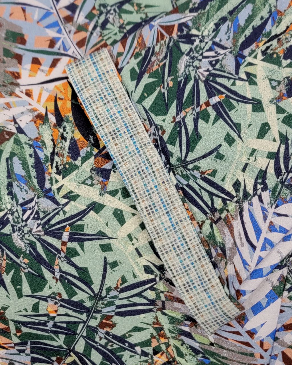 7 Downie St. Short Sleeve Sport Shirt in Tropical Leaves