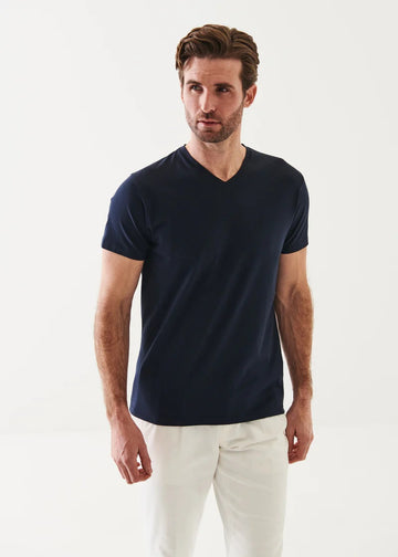 Patrick Assaraf Iconic Pima Cotton V-Neck In Navy
