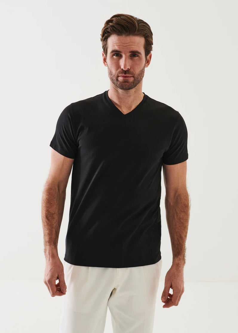 Patrick Assaraf Iconic Pima Cotton V-Neck in Black