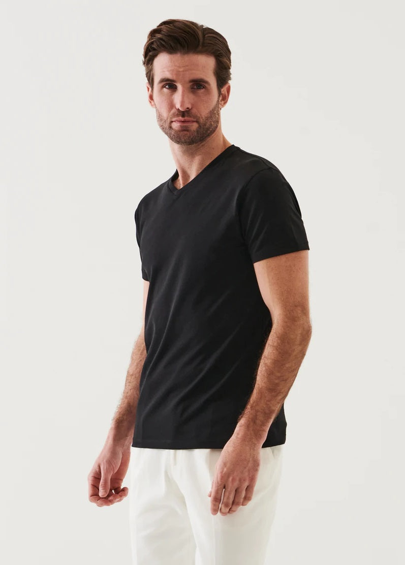 Patrick Assaraf Iconic Pima Cotton V-Neck in Black